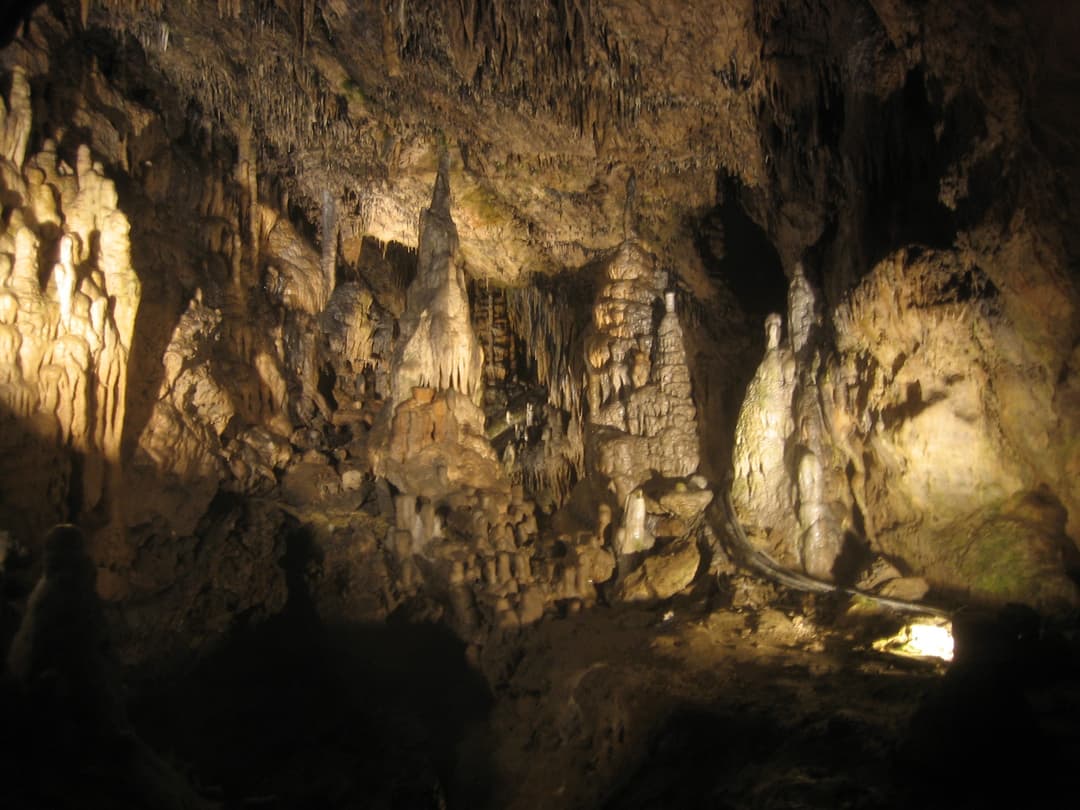 Foto van de Grotten van Han